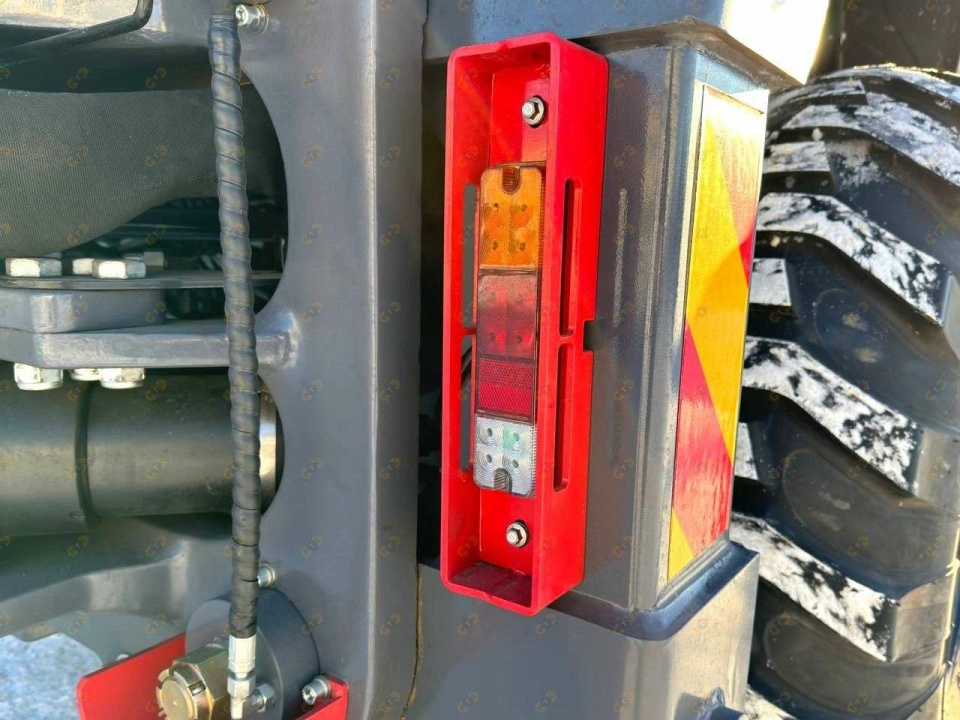 Экскаватор-погрузчик MTK WZM 4PRO, мощность двигателя 100 кВт