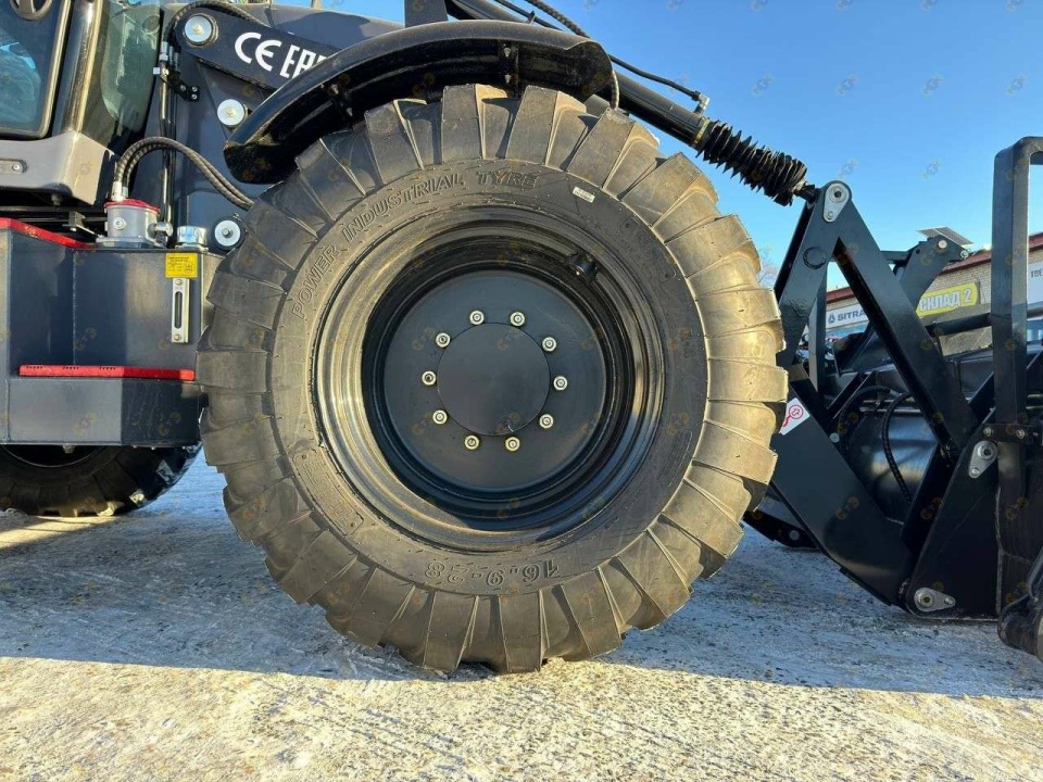 Экскаватор-погрузчик MTK WZM 4PRO, мощность двигателя 100 кВт