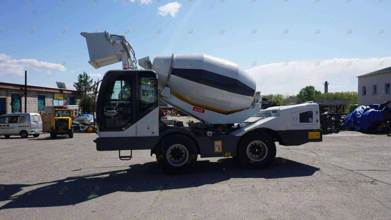 Бетоносмеситель MTK mix 4.0 с самозагрузкой