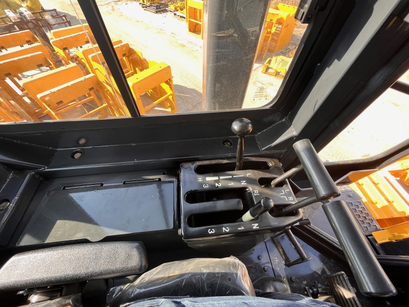 Бульдозер Shantui RSD32 (560мм, полусфера, однозубый, камминс, автономка, пжд, 2026 гв с рыхлителем (однозубым))