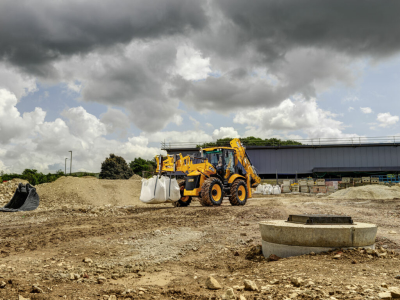 Экскаватор-погрузчик JCB 4CX