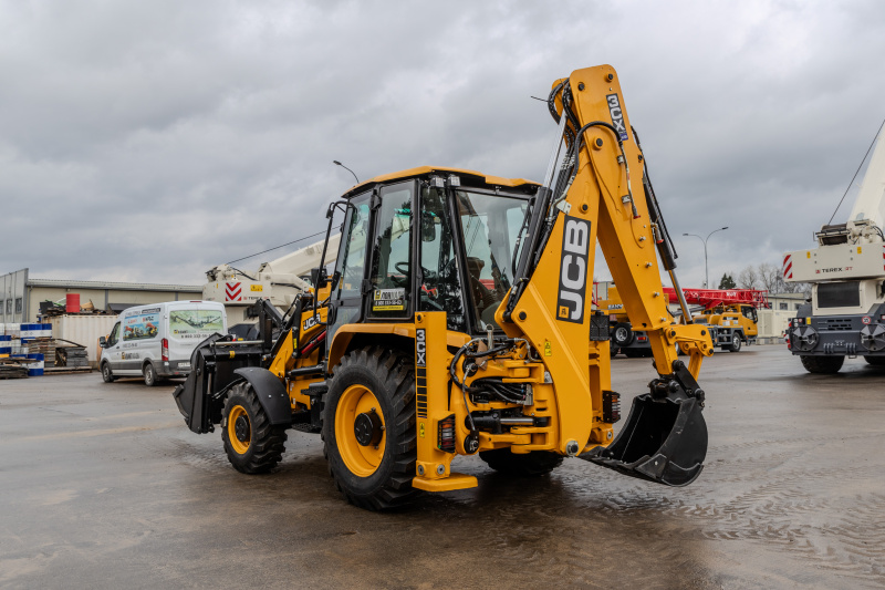 Экскаватор-погрузчик JCB 3CX Plus (Индия)