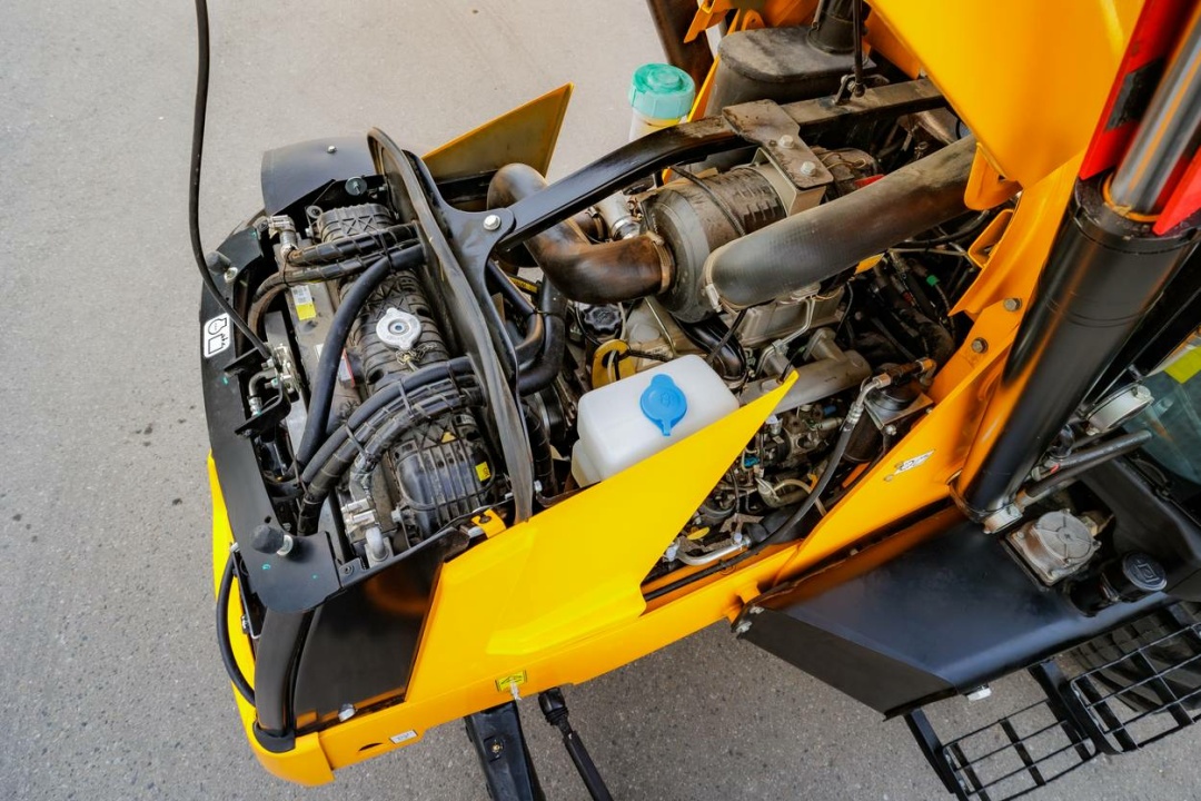 Экскаватор-погрузчик JCB 3DX Plus (Индия), мощность двигателя 68 кВт, эксплуатационная масса 8150 кг