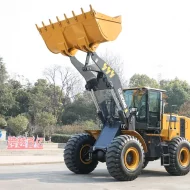Фронтальный погрузчик XCMG XC 956, грузоподъемность 5,3 т