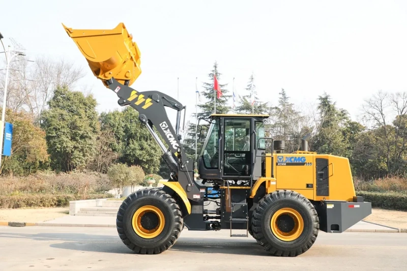 Фронтальный погрузчик XCMG XC 956, грузоподъемность 5,3 т