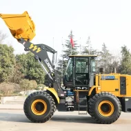 Фронтальный погрузчик XCMG XC 956, грузоподъемность 5,3 т