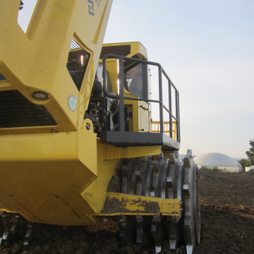 Полигонный компактор BOMAG BC 573 RB