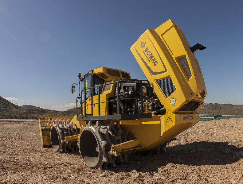 Полигонный компактор BOMAG BC 573 RB