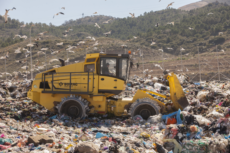 Полигонный компактор BOMAG BC 573 RB