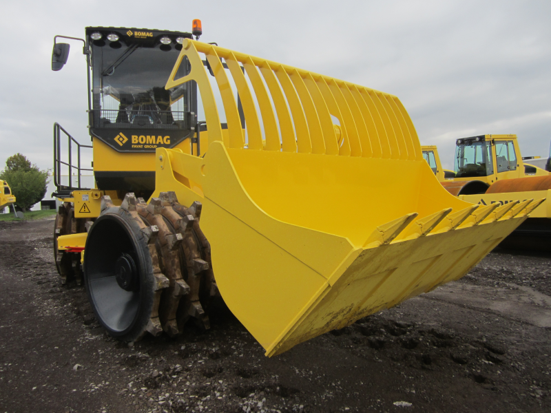 Полигонный компактор BOMAG BC 472 RS