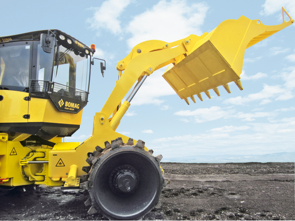 Полигонный компактор BOMAG BC 472 RS