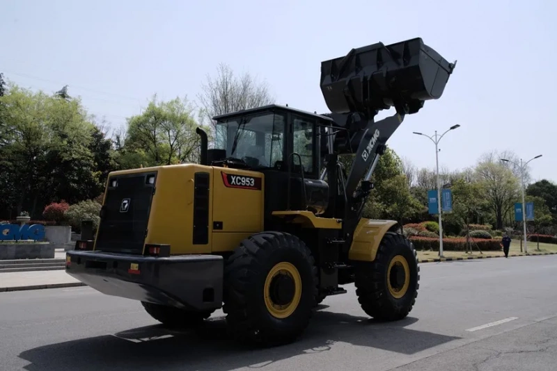Фронтальный погрузчик XCMG XC953, грузоподъемность 5,0 т