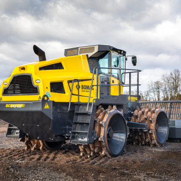 Полигонный компактор BOMAG BC 673 RB
