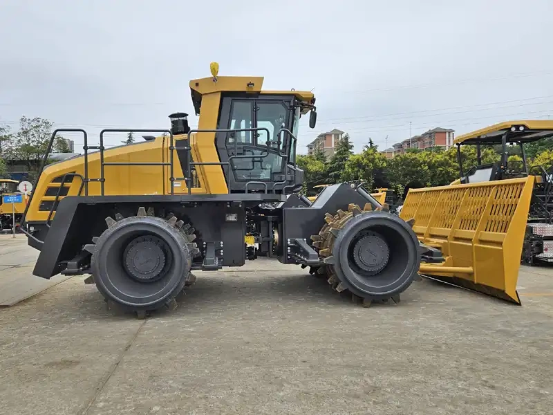 Компактор для полигона ТБО XCMG XH 365