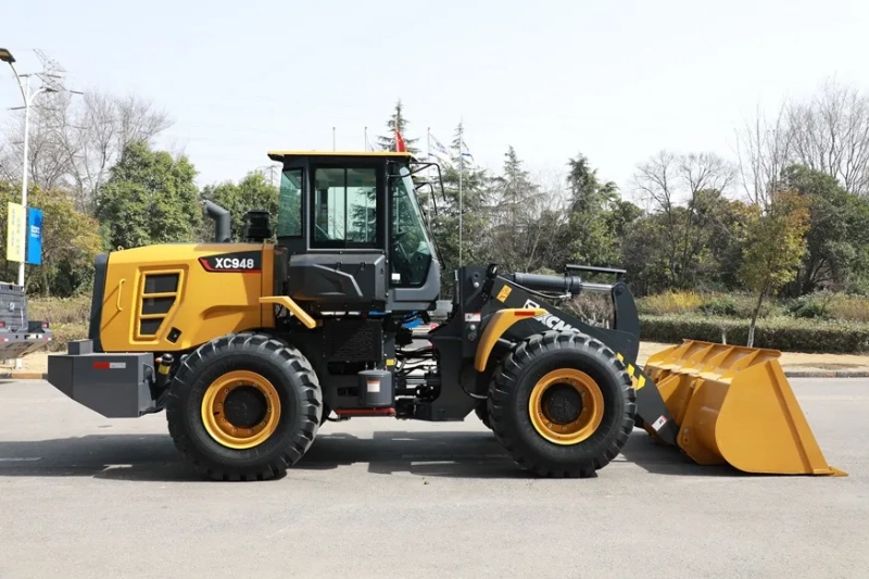 Фронтальный погрузчик XCMG XC948, грузоподъемность 4,5 т