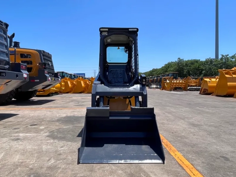 Мини-погрузчик XCMG SR710RU