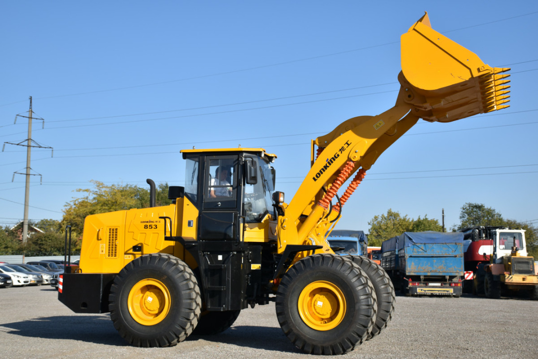 Фронтальный погрузчик Lonking CDM853N, грузоподъемность 5000 кг.