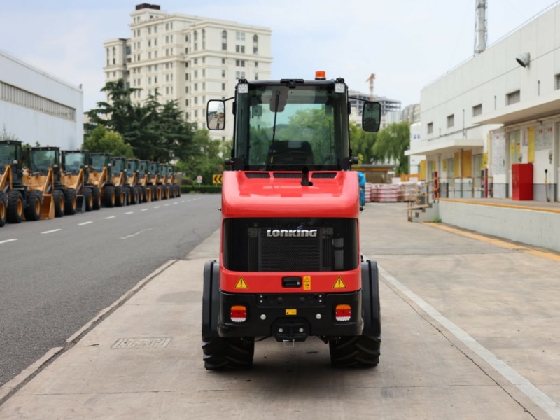 Фронтальный погрузчик Lonking CDM908A, двигатель Kubota, грузоподъемность 800 кг