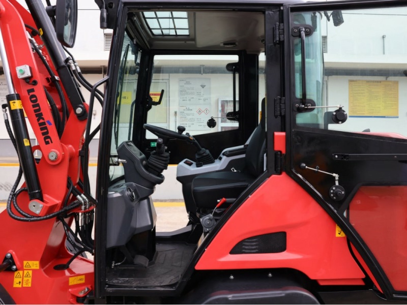 Фронтальный погрузчик Lonking CDM908A, двигатель Kubota, грузоподъемность 800 кг