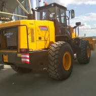 Фронтальный погрузчик Lonking CDM856, грузоподъемность 5000 кг.