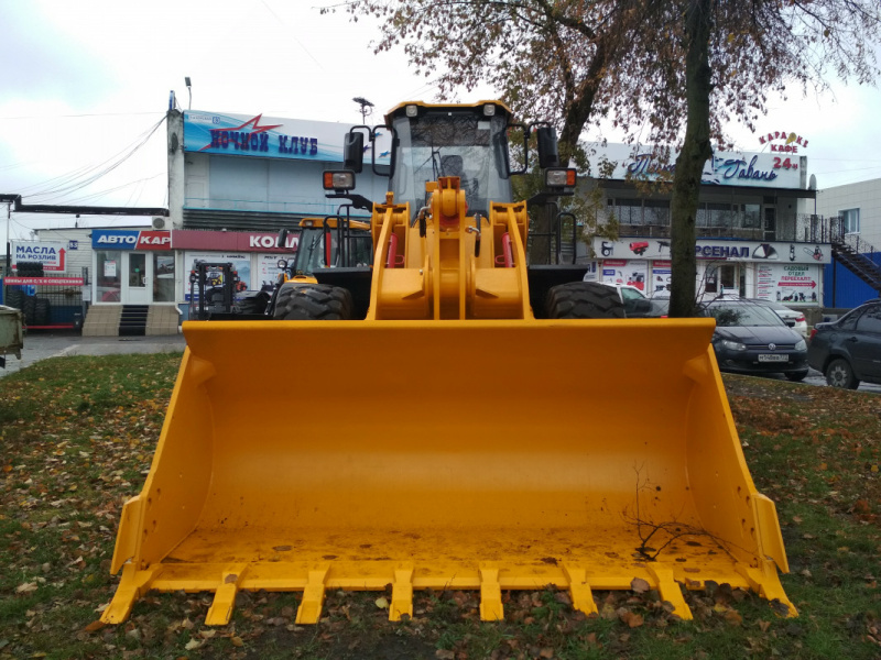 Фронтальный погрузчик Lonking CDM856, грузоподъемность 5000 кг.