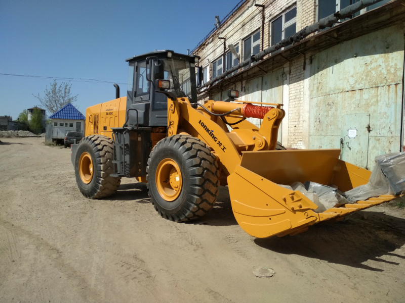 Фронтальный погрузчик Lonking ZL50NC, двигатель WD10G220E21 (Евро II), грузоподъемность 5000 кг.