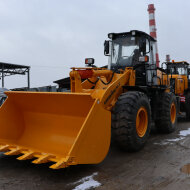 Фронтальный погрузчик Lonking CDM843N, грузоподъемность 4000 кг.