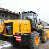 Фронтальный погрузчик Lonking CDM843N, грузоподъемность 4000 кг.