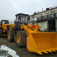 Фронтальный погрузчик Lonking CDM843N, грузоподъемность 4000 кг.