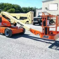 Самоходный коленчатый подъемник JLG E450A, грузоподъемность 230 кг, рабочая высота 15.72 м, тип питания электрический, АКБ