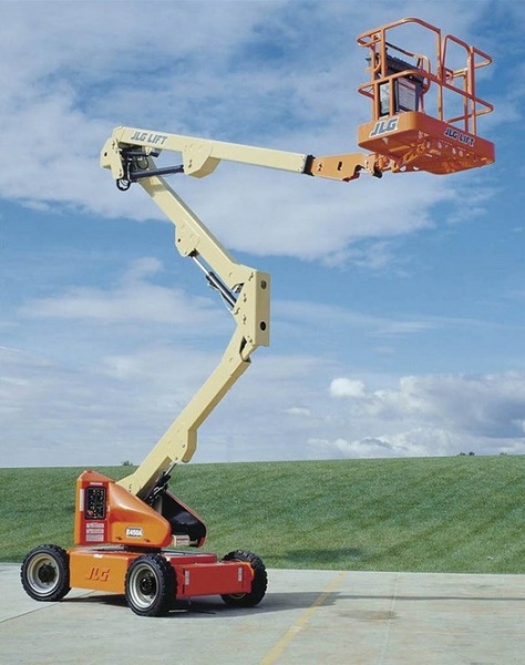 Самоходный коленчатый подъемник JLG E450A, грузоподъемность 230 кг, рабочая высота 15.72 м, тип питания электрический, АКБ
