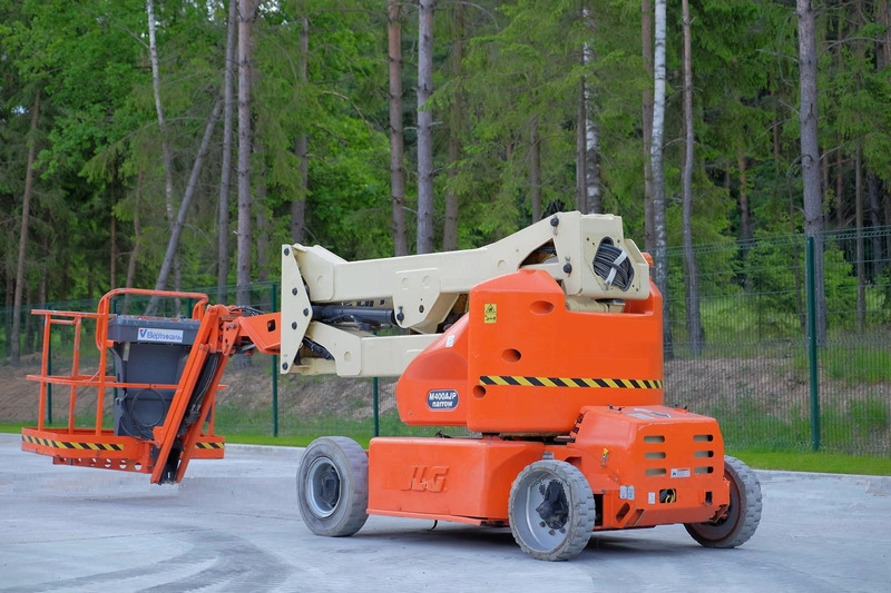 Самоходный коленчатый подъемник JLG M400AJPN, грузоподъемность 230 кг, рабочая высота 14.19 м, тип питания электрический (АКБ)