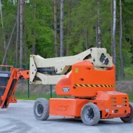 Самоходный коленчатый подъемник JLG M400AJPN, грузоподъемность 230 кг, рабочая высота 14.19 м, тип питания электрический (АКБ)