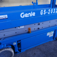 Ножничный подъемник GENIE GЕNIE GS-2032, размер платформы 2.26×0.81 м