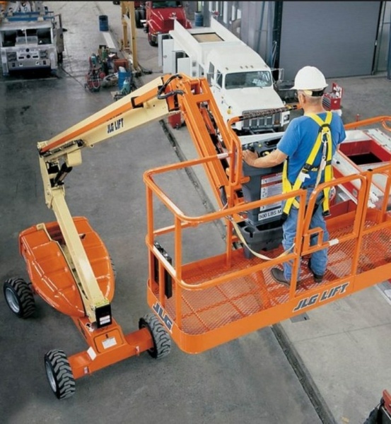 Самоходный коленчатый подъемник JLG E 600 J, грузоподъемность 230 кг, рабочая высота 20.36 м, тип питания Электрический