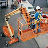 Самоходный коленчатый подъемник JLG E 600 J, грузоподъемность 230 кг, рабочая высота 20.36 м, тип питания Электрический