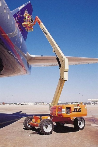 Самоходный коленчатый подъемник JLG E 600 J, грузоподъемность 230 кг, рабочая высота 20.36 м, тип питания Электрический
