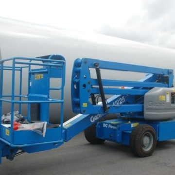 Коленчатый подъемник б/у GENIE Z45-25 DC 21.02.2006, грузоподъемность 227 кг, размер платформы 0.76×1.83 м