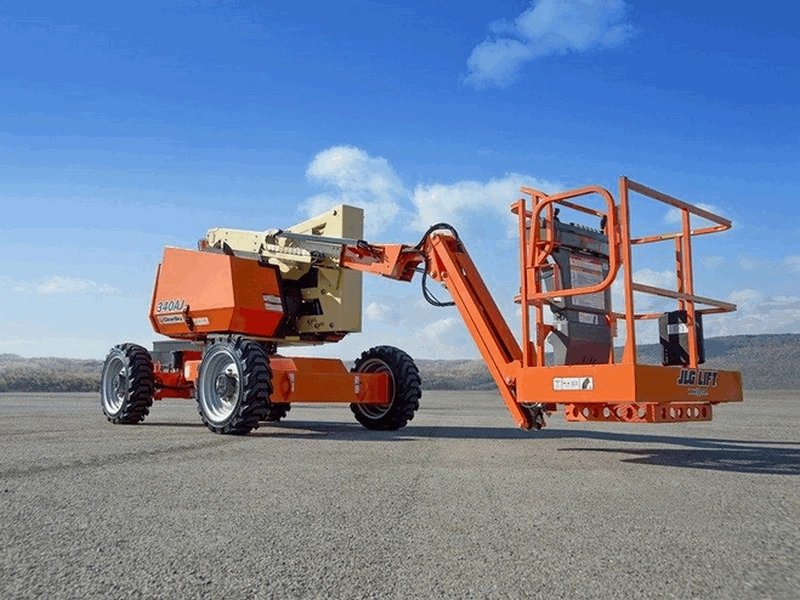 Самоходный коленчатый подъемник JLG 340 AJ, грузоподъемность 230 кг, рабочая высота 12.33 м, тип питания Дизель