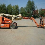 Самоходный коленчатый подъемник JLG E400AJP, грузоподъемность 230 кг, рабочая высота 14.19 м, тип питания электрический (АКБ)