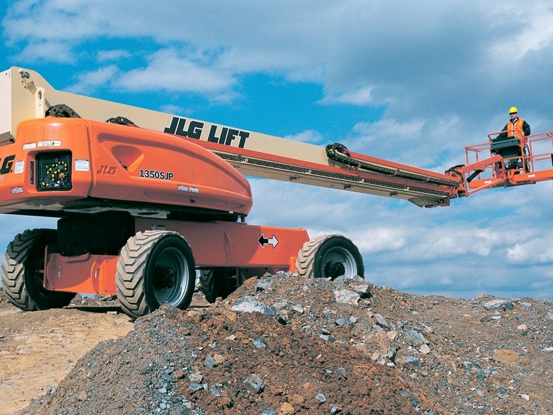 Телескопический подъемник JLG 1350SJP, грузоподъемность 450 кг