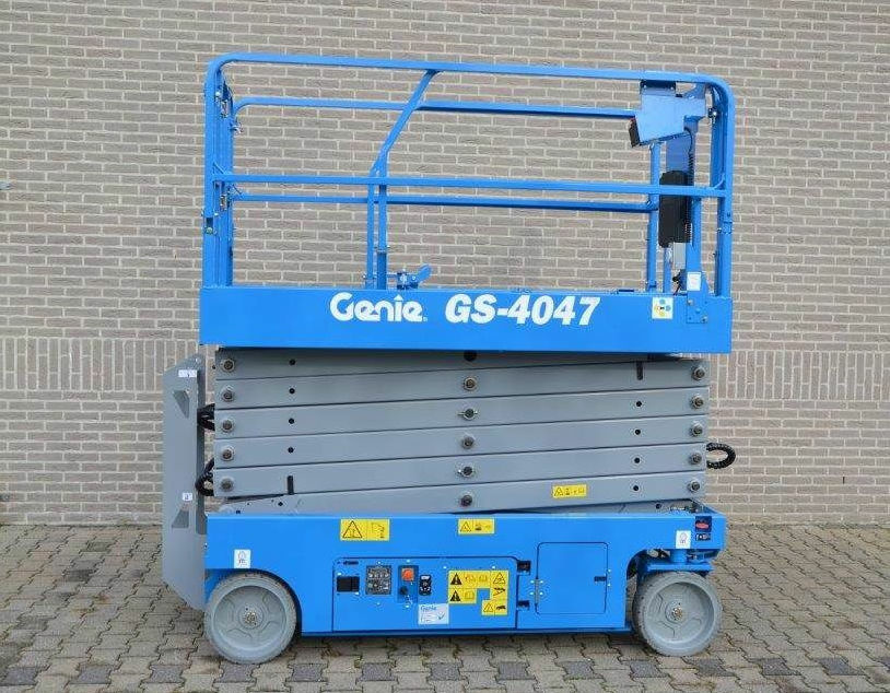 Ножничный подъемник GENIE GЕNIE GS-4047, грузоподъемность 350 кг