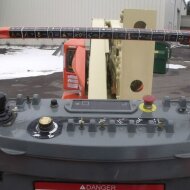 Самоходный коленчатый подъемник JLG E400AN, грузоподъемность 230 кг, рабочая высота 14.19 м, тип питания электрический, АКБ