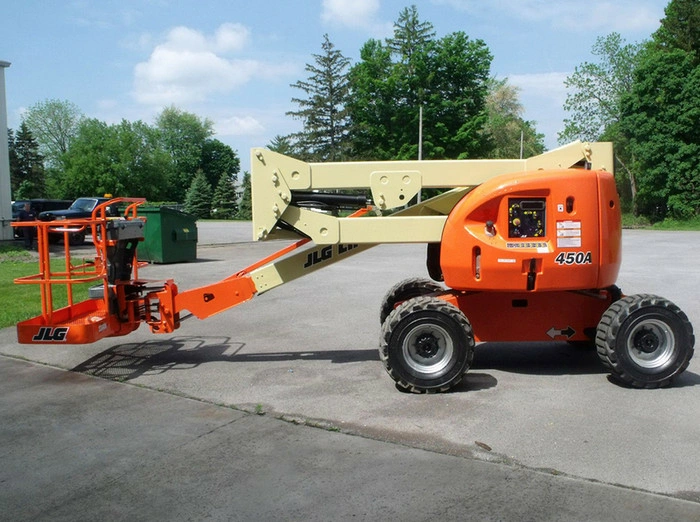 Коленчатый подъемник б/у JLG 450A, грузоподъемность 230 кг, рабочая высота 15.72 м, тип питания Дизель
