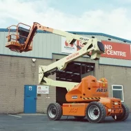 Самоходный коленчатый подъемник JLG M450AJ, грузоподъемность 230 кг, рабочая высота 15.72 м, тип питания электрический, АКБ