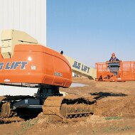 Телескопический подъемник JLG 660SJC, грузоподъемность 230 кг