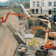 Самоходный коленчатый подъемник JLG 600AJ, грузоподъемность 230 кг, рабочая высота 20.46 м, тип питания Электрический