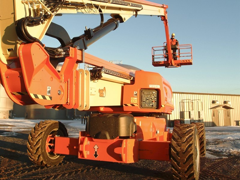 Самоходный коленчатый подъемник JLG 1250AJP, грузоподъемность 450 кг