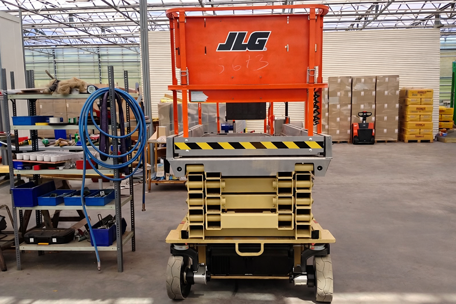 Подъемник ножничный JLG 3246ES, рабочая высота 11.68 м