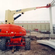 Телескопический подъемник JLG 860SJ, грузоподъемность 340 кг